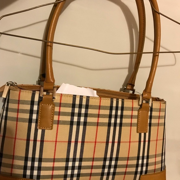 Burberry - Picture 2 of 8